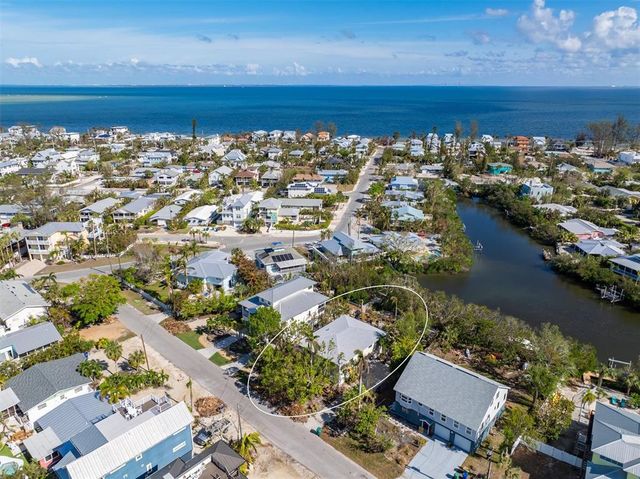 $1,450,000 | 725 Holly Road | Anna Maria