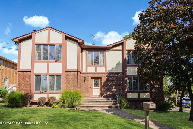 $1,350,000 | 551 Oakdale Street | Annadale