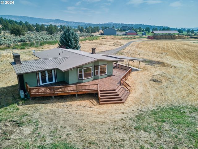 $870,000 | 9463 Northwest Mountain View Acres Road