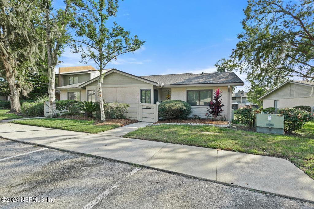 7701 Baymeadows 1066-2