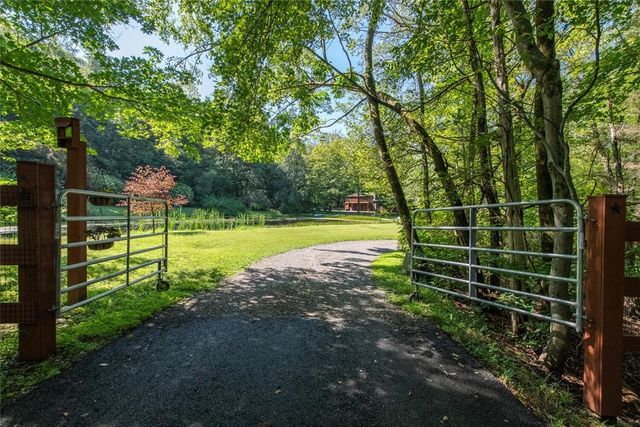 $749,500 | 417 Gardner Hollow Road | Beekman