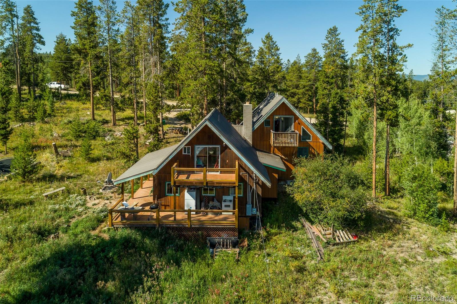 a house view with a outdoor space