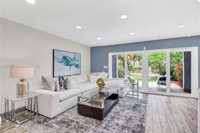 $500,000 | 20416 Northeast 34th Court, Unit 17 | Aventura