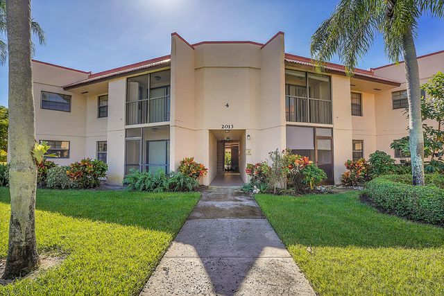 $169,900 | 2013 Northeast Collins Circle, Unit 4100 | Jensen Beach