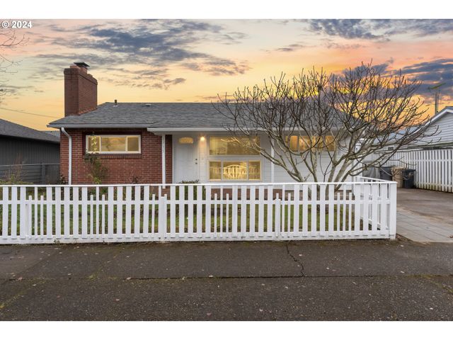 $375,000 | 1735 Southeast Thurston Street | Sunrise