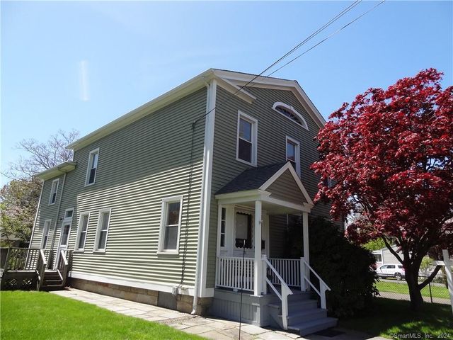 $2,650 | 237 Brewster Street, Unit 1 | Black Rock Historic District