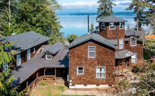 $1,499,000 | 2681 East Camano Drive | Camano