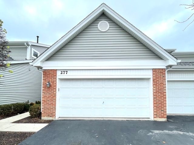 $2,750 | 277 Camelot Lane | Carol Stream