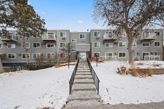 $159,900 | 333 Southeast 8th Street, Unit 301 | Marcy-Holmes