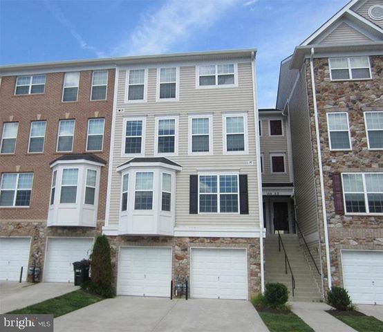 $279,900 | 100 Mohegan Drive, Unit E | Greenway Farms