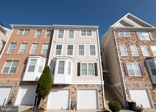 $279,900 | 100 Mohegan Drive, Unit E | Greenway Farms