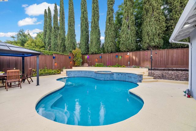 $1,899,000 | 7527 Hillsdale Drive | Pleasanton