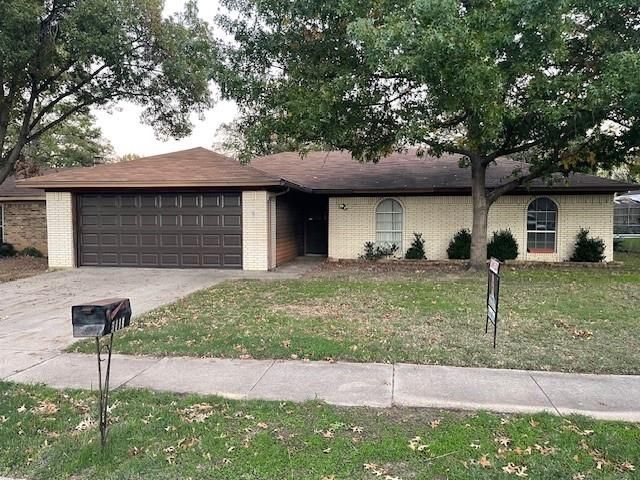 $274,900 | 5418 King Manor Drive | Lake Dallas