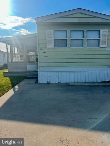 $2,100 | 159 Clamshell Road | Montego Bay Mobile Home Park