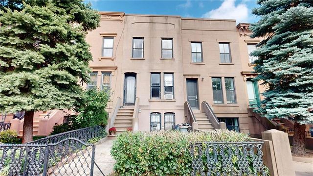 $2,598,000 | 21 2nd Street | Carroll Gardens