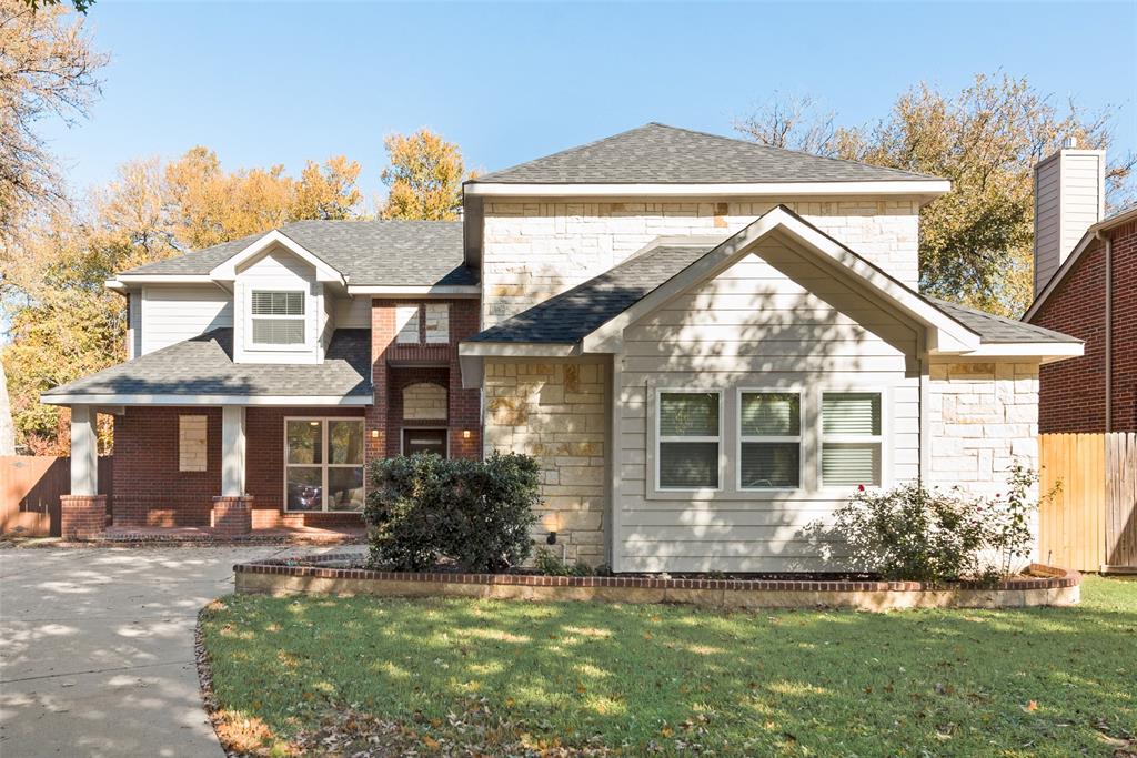 View of front of home featuring a covered front porch