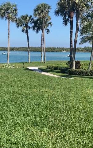 $659,000 | 300 Intracoastal Place, Unit 106