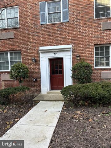 $1,900 | 1728 West Abingdon Drive, Unit 202 | Old Town