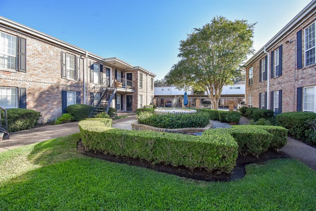 Gorgeously kept courtyard perfect for sunny day relaxation