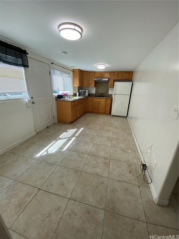 $2,200 | 2115 North School Street, Unit B | Lower Kalihi