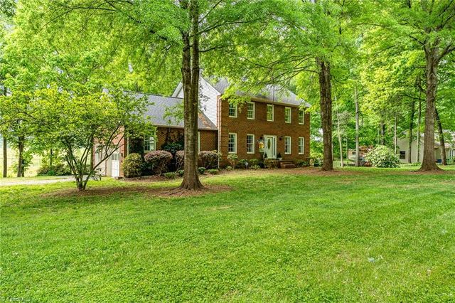 $329,900 | 306 Rollingwood Drive | Mocksville Township - Davie County