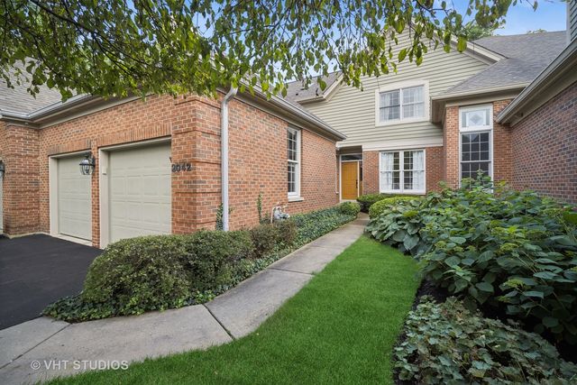 $675,000 | 2042 Trent Court | Glenview