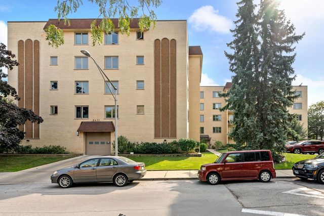 $299,997 | 6433 West Belle Plaine Avenue, Unit 505 | Dunning