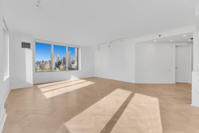 $18,500 | 15 West 63rd Street, Unit 17A | Upper West Side