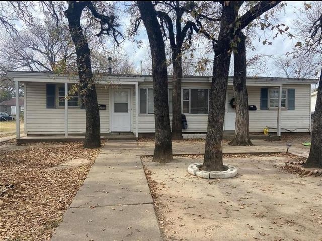 $1,300 | 2209 Barbell Lane | Oakhurst-Haltom City-Riverside