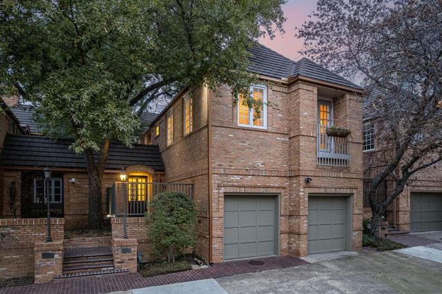 $1,595,000 | 3504 North Fitzhugh Avenue | Oak Lawn