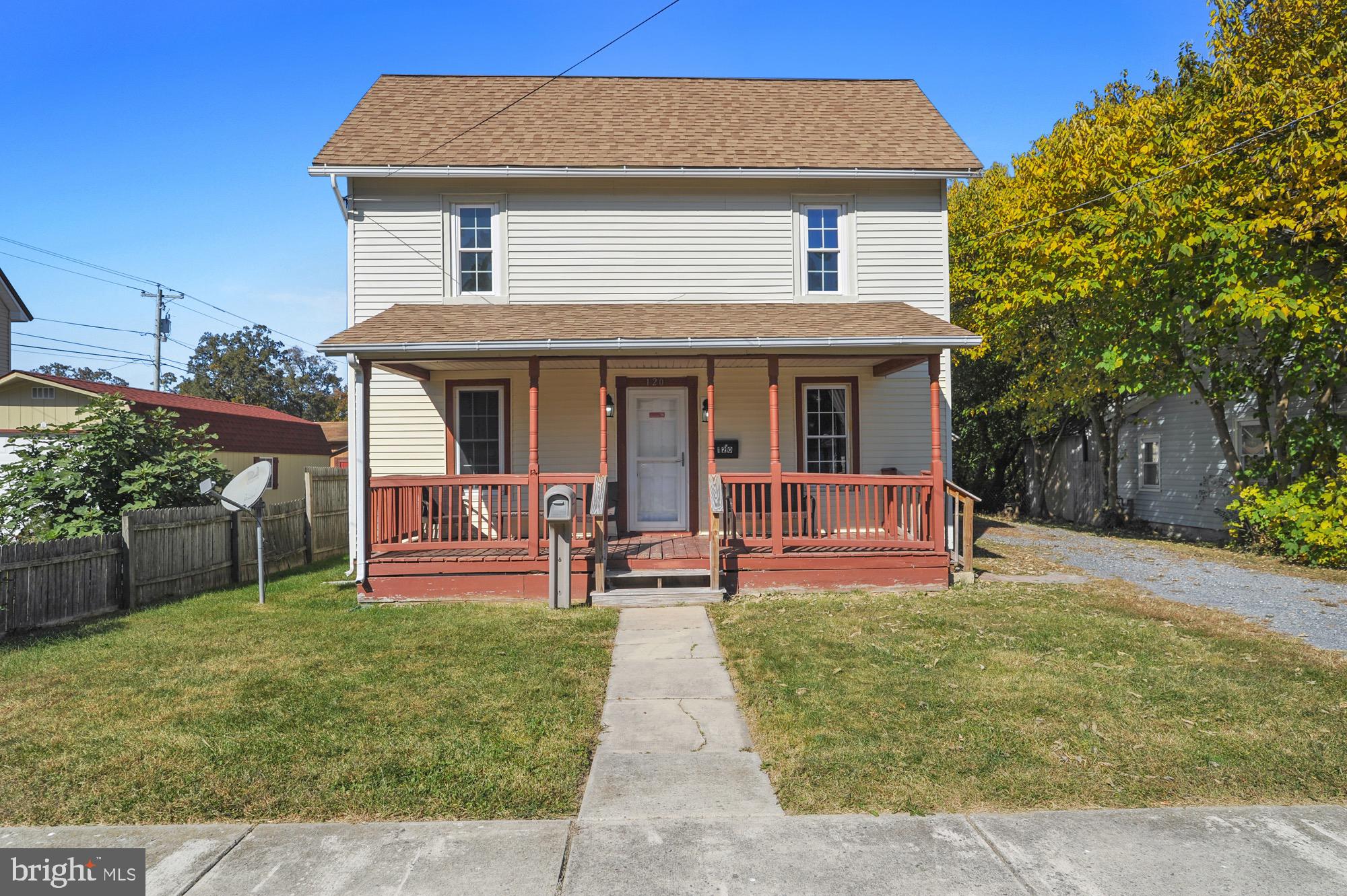 a front view of house with yard