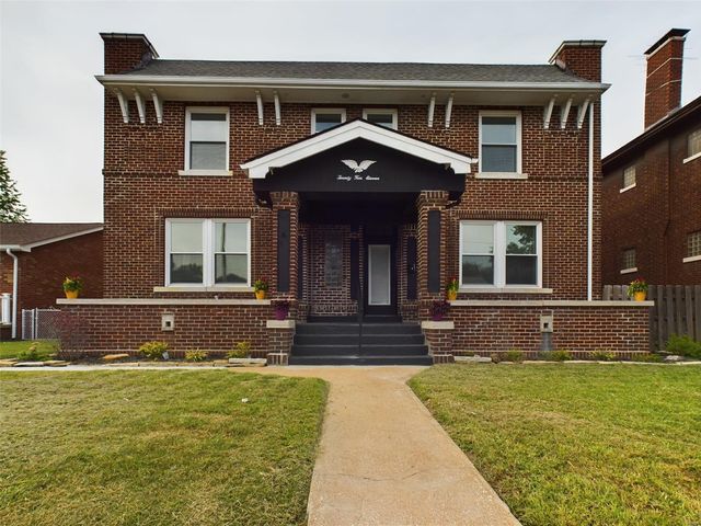 $299,000 | 2411 Cleveland Boulevard | Granite City