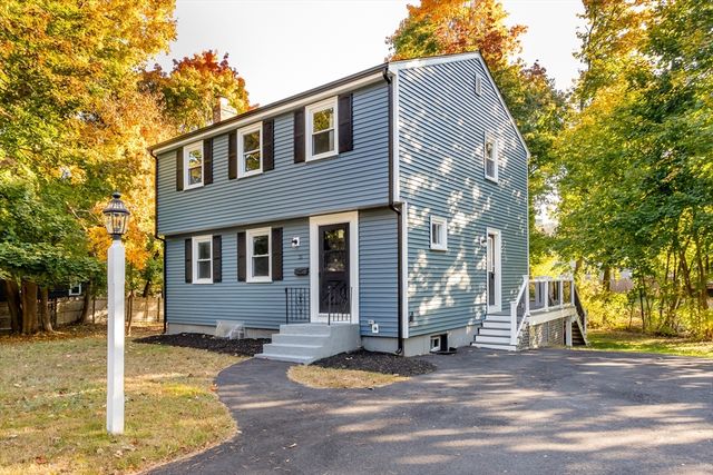 $749,900 | 26 Oak Street | West Walpole