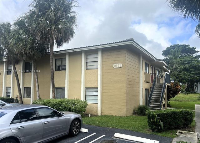 $1,900 | 2631 Riverside Drive, Unit 5 | Holiday Springs