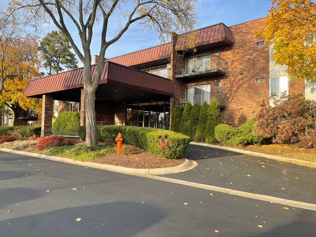 $229,900 | 1121 West Ogden Avenue, Unit 254 | Naperville