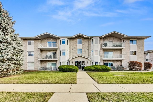 $2,100 | 717 North 5th Avenue, Unit 303 | Addison