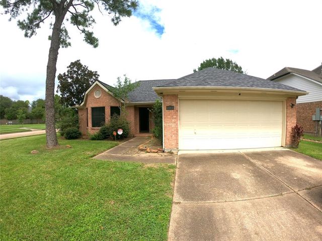 $2,075 | 1021 North Sunset Drive | Pearland