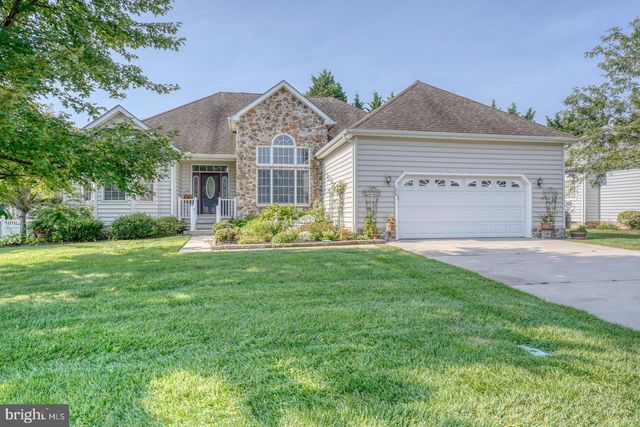 $480,000 | 190 Stone Ridge Drive | Highland Acres South