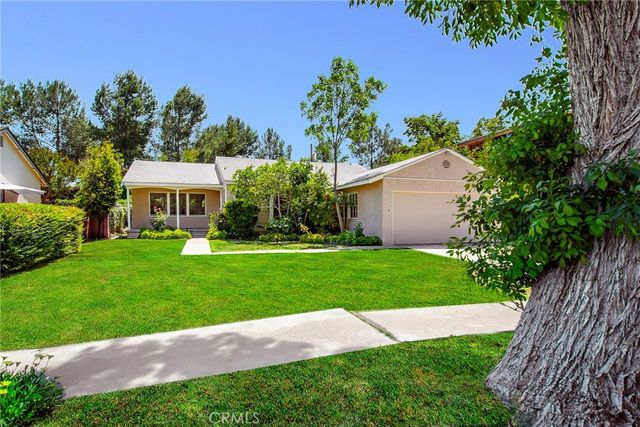 $899,000 | 19224 Bessemer Street | Tarzana