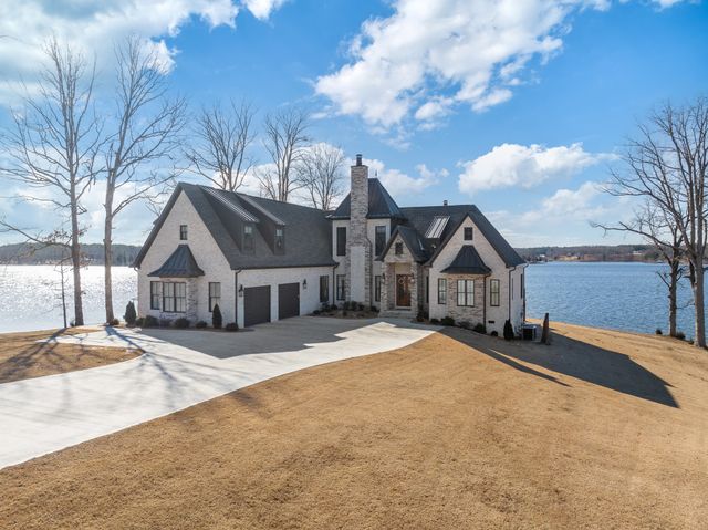 $2,200,000 | 440 Sportsman Cove