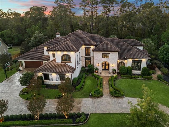 $1,690,000 | 6010 Royal Point Court | Kingwood East