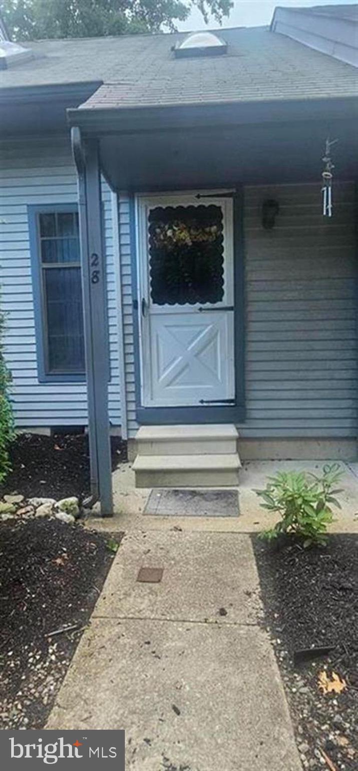 a view of back yard of the house