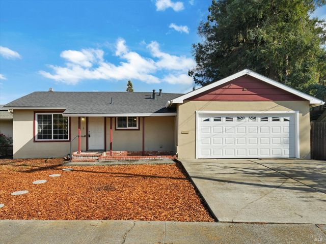 $699,900 | 31 Rocca Drive | Midtown Petaluma