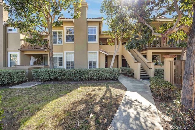 $750,000 | 232 Gallery Way | Tustin Ranch