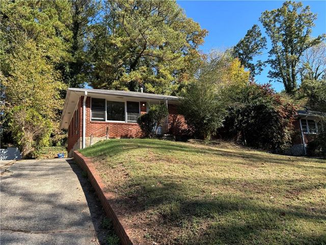 $214,900 | 2028 Wells Drive Southwest | Campbellton Road