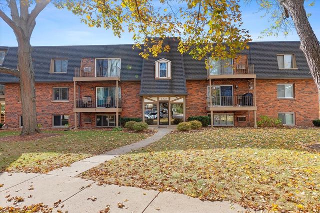 $1,850 | 447 Cavalier Court, Unit 15 | West Dundee