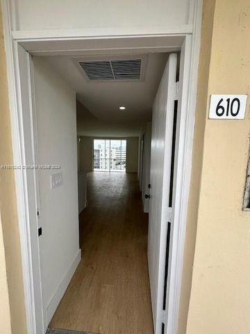 $260,000 | 2930 Point E Drive, Unit E610 | Aventura