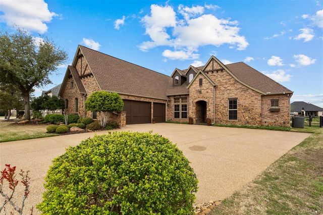 $999,999 | 2307 Bordeaux Drive | Granbury