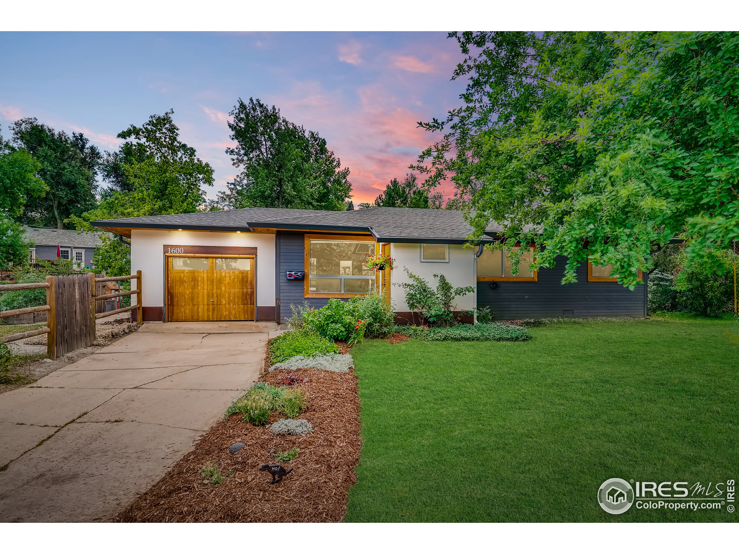 a view front of house with entertaining space