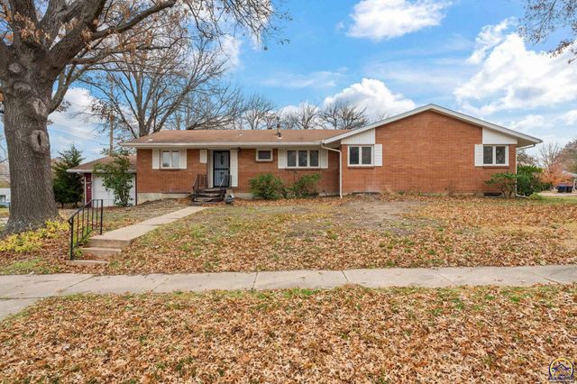 $399,000 | 2900 Southwest Hillcrest Road, Unit 2904 SW HILLCREST RD | Topeka